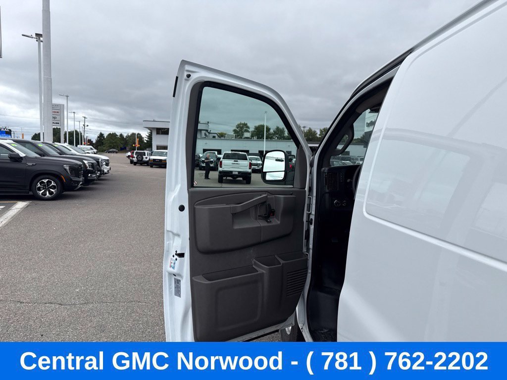 Used 2025 Chevrolet Express 2500 w/ Driver Convenience Package RWD image 20