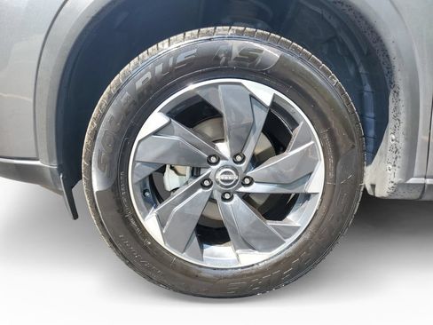 Used 2025 Nissan Rogue SV AWD/4WD image 28