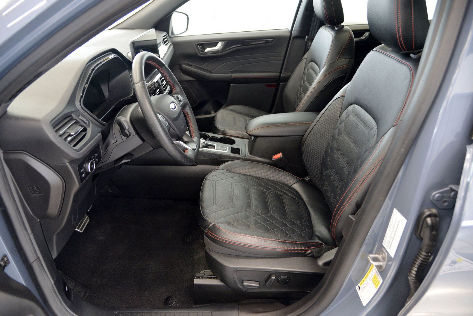 Used 2023 Ford Escape ST-Line Elite w/ Premium Technology Package AWD/4WD image 10