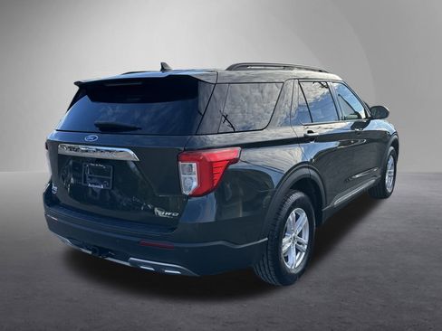 Used 2022 Ford Explorer XLT w/ Equipment Group 202A image 3