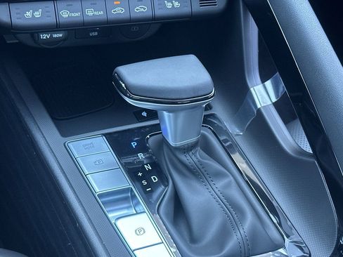 New 2025 Hyundai Elantra Limited image 21