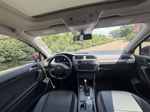 Used 2019 Volkswagen Tiguan SEL FWD image 10