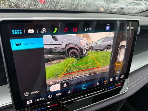 New 2026 Volkswagen Tiguan SE R-Line FWD image 23