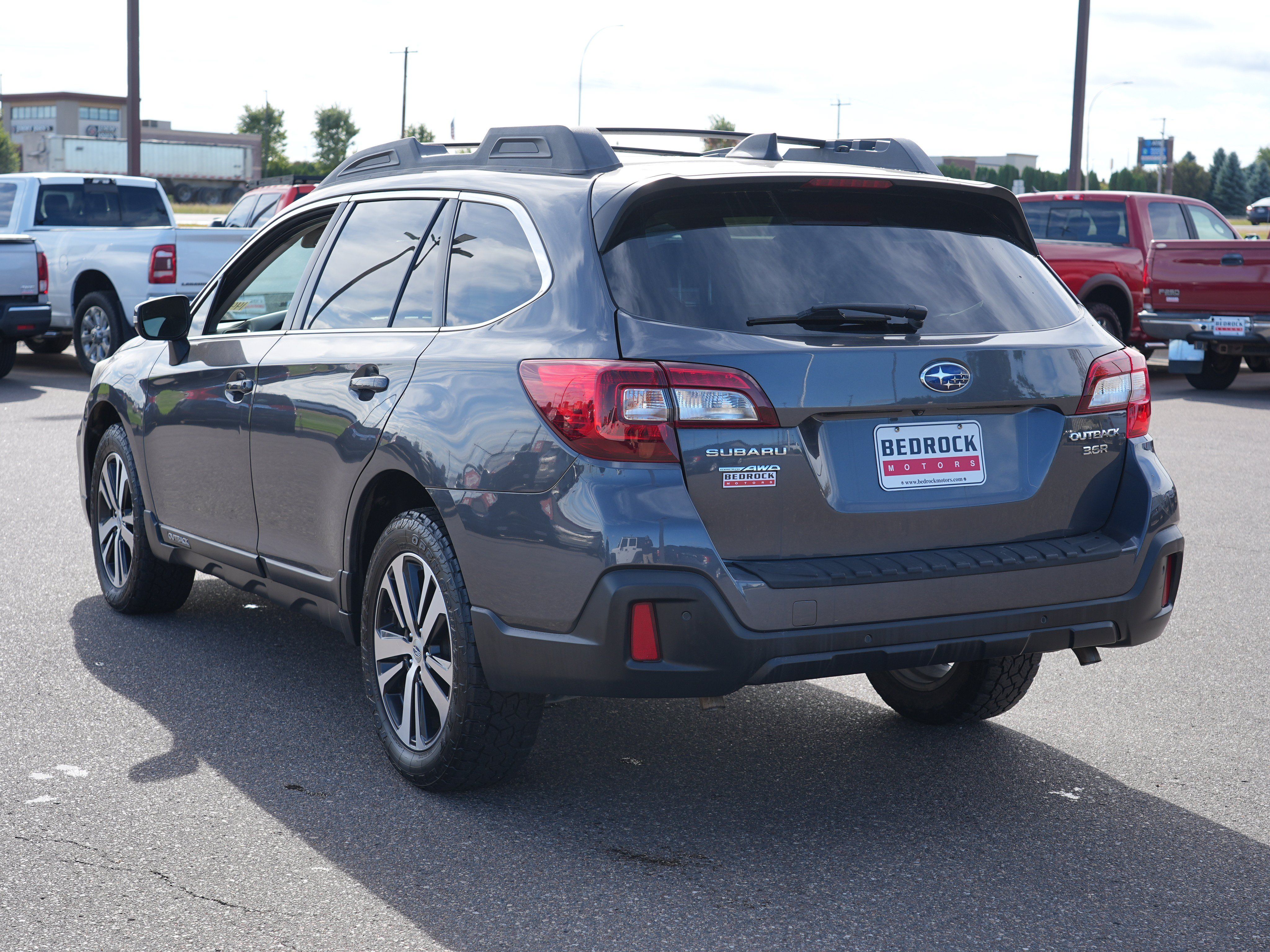 Used 2018 Subaru Outback 3.6R Limited AWD/4WD image 5