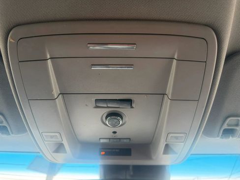 Used 2018 Chevrolet Suburban LT AWD/4WD image 29