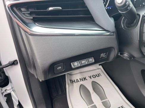 Used 2024 Buick Enclave Premium image 13