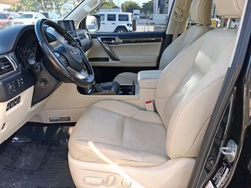 Used 2023 Lexus GX 460 Luxury w/ Accessory Package AWD/4WD image 12