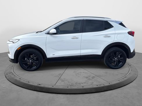 Used 2025 Buick Encore GX Sport Touring w/ Advanced Technology Package image 5