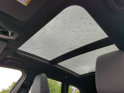 Used 2025 BMW X1 xDrive28i w/ Technology Package image 19