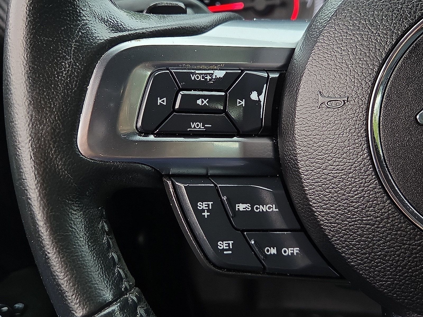 Used 2019 Ford Mustang Coupe RWD image 18