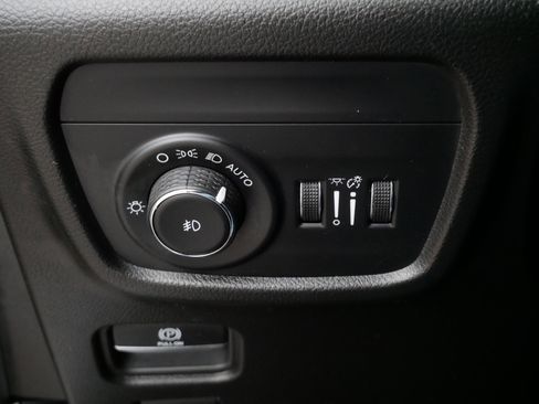 Used 2023 Jeep Grand Cherokee L Limited w/ Luxury Tech Group II AWD/4WD image 22