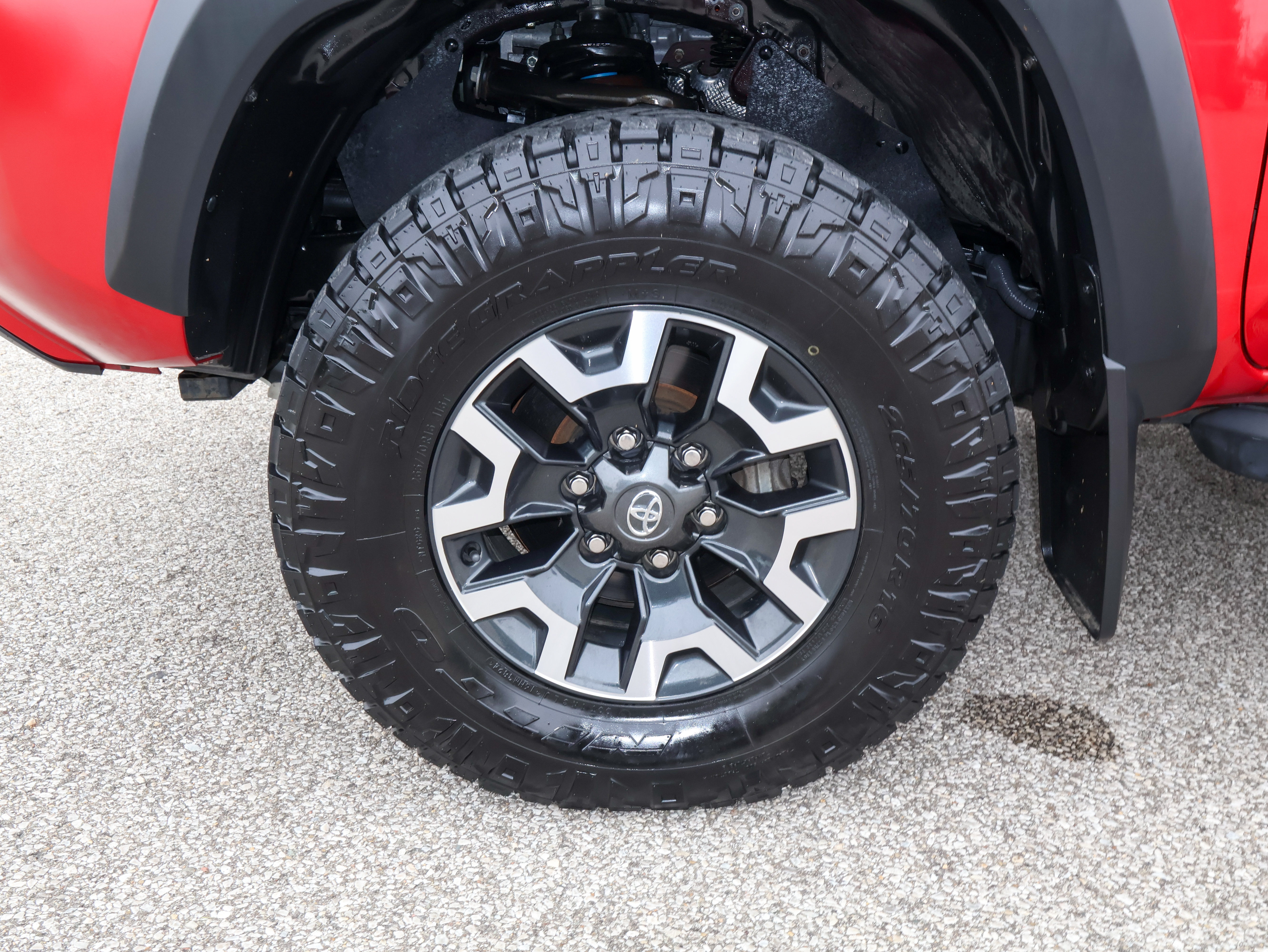 Used 2022 Toyota Tacoma TRD Off-Road w/ Technology Package AWD/4WD image 37