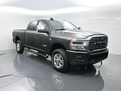 Used 2024 RAM 2500 Laramie AWD/4WD image 2