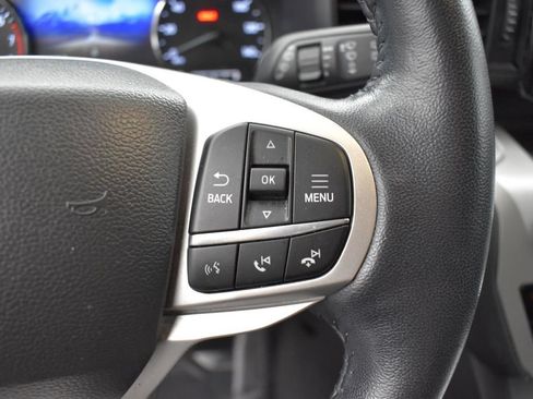 Used 2023 Ford Explorer XLT AWD/4WD image 7