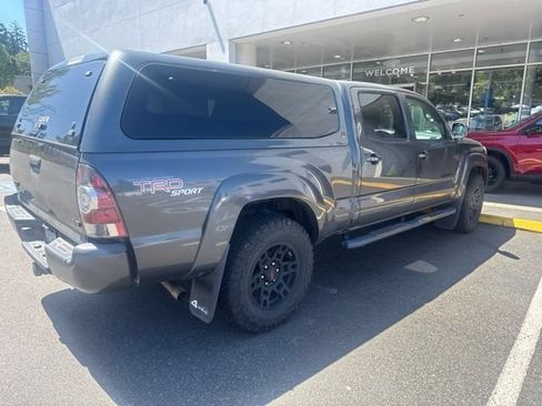 Used 2011 Toyota Tacoma 4x4 Double Cab w/ TRD Sport Pkg w/JBL Audio image 3