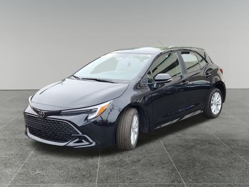 Used 2024 Toyota Corolla SE w/ SE Package FWD image 3