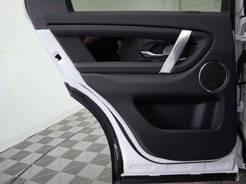 Used 2025 Land Rover Discovery Sport S image 27
