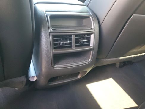 Used 2023 Cadillac XT5 Premium Luxury w/ Technology Package AWD/4WD image 25