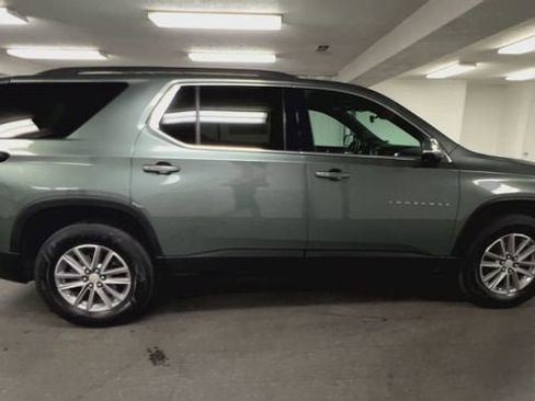 Certified 2023 Chevrolet Traverse LT FWD image 9