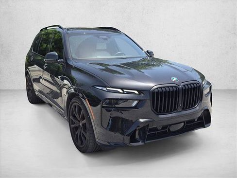 Used 2024 BMW X7 xDrive40i w/ M Sport Package AWD/4WD image 3