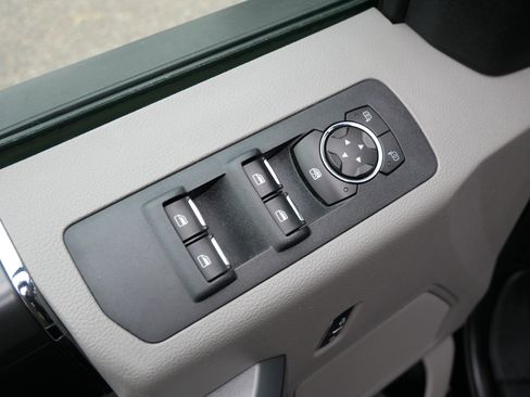 Used 2016 Ford F150 XLT w/ Equipment Group 302A Luxury image 13