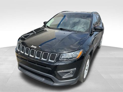 Used 2020 Jeep Compass Latitude w/ Cold Weather Group image 3