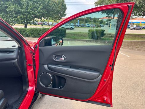 Used 2016 Honda HR-V EX image 14