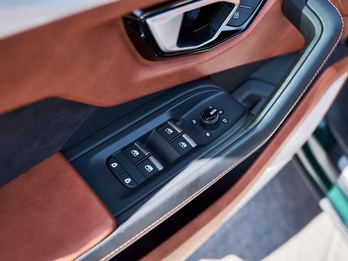 Used 2023 Lamborghini Urus S image 33