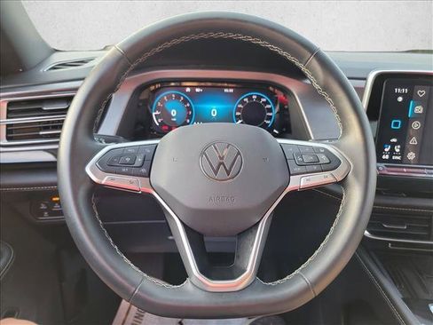 Used 2025 Volkswagen Atlas Cross Sport SE FWD image 19
