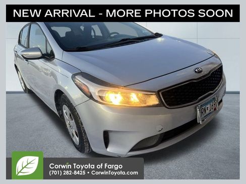 Used 2017 Kia Forte LX image 1
