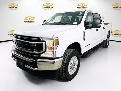 Used 2021 Ford F250 XLT w/ FX4 Off-Road Package image 3