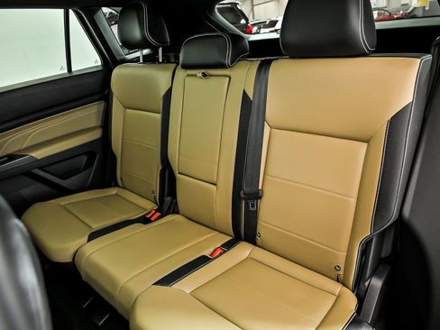 Used 2023 Volkswagen Atlas Cross Sport SEL R-Line image 15