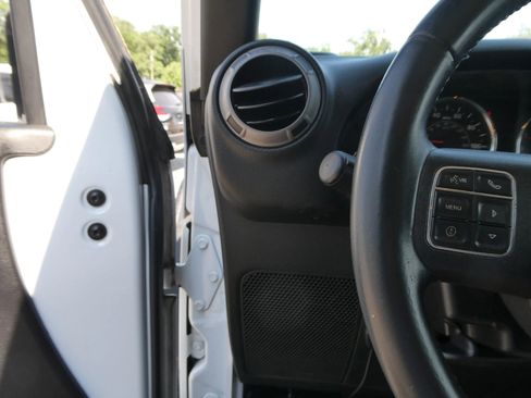 Used 2015 Jeep Wrangler Unlimited Sport w/ Quick Order Package 24S AWD/4WD image 14