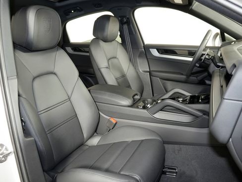 New 2026 Porsche Cayenne Coupe image 39