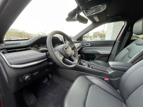 New 2026 Jeep Compass Latitude image 10