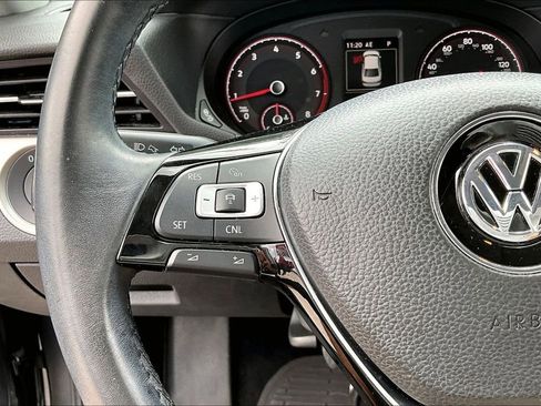 Certified 2020 Volkswagen Passat 2.0T SE FWD image 24