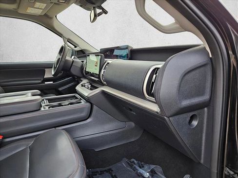 Used 2025 Ford Expedition Max Active AWD/4WD image 19