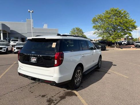 Used 2025 Ford Expedition Active AWD/4WD image 5