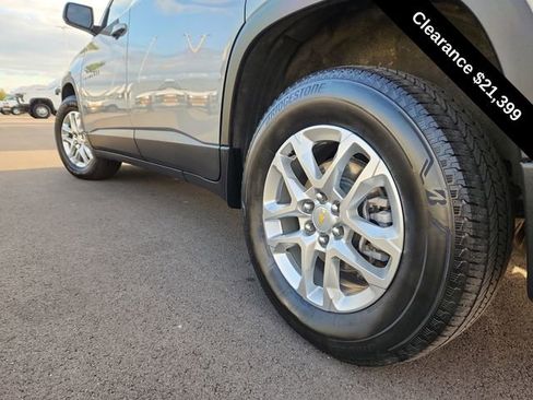 Used 2023 Chevrolet Traverse LS image 15