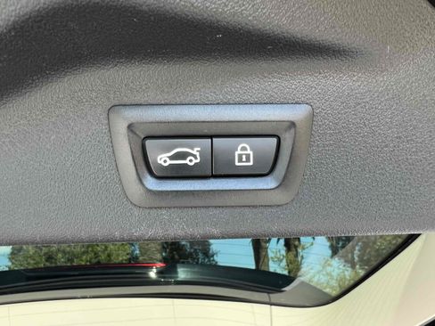 Used 2022 BMW X7 xDrive40i w/ Premium Package image 66