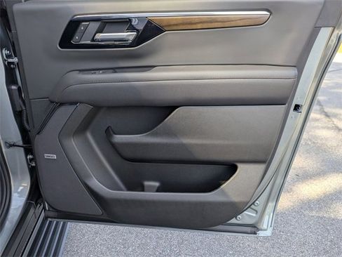 New 2026 Chevrolet Suburban High Country image 37