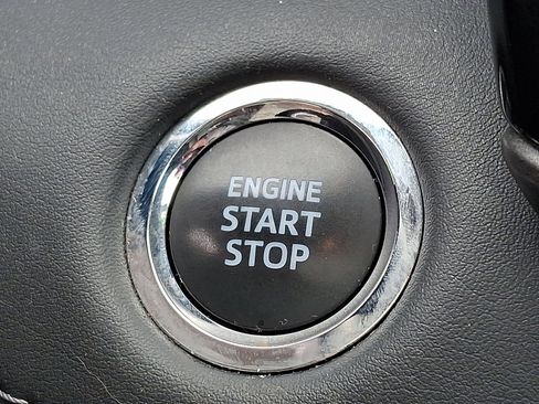 Used 2023 Toyota Highlander XLE image 25