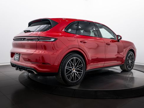 Certified 2025 Porsche Cayenne image 7