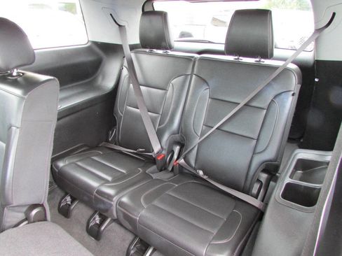 Used 2023 GMC Acadia SLT image 21