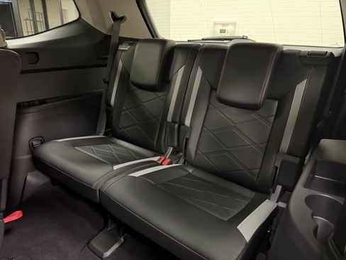 Used 2026 Volkswagen Atlas Peak Edition AWD/4WD image 15