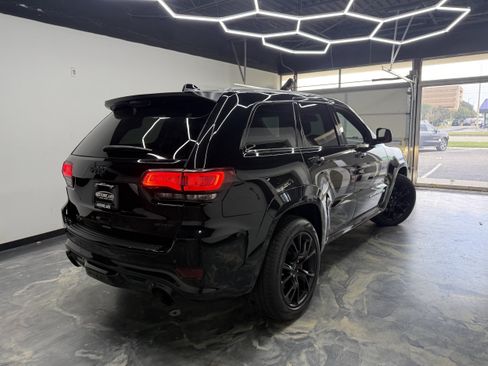 Used 2017 Jeep Grand Cherokee SRT AWD/4WD image 5