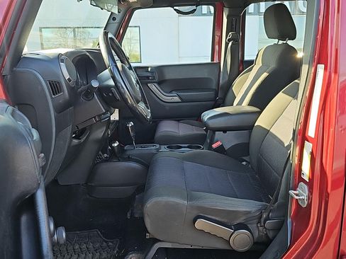 Used 2011 Jeep Wrangler Unlimited Sport w/ Mopar Chrome Edition Group AWD/4WD image 10