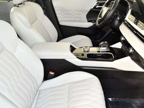 Used 2025 Mitsubishi Outlander SEL image 43