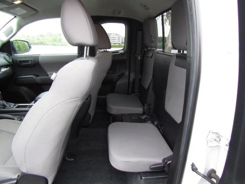 Used 2021 Toyota Tacoma SR RWD image 12