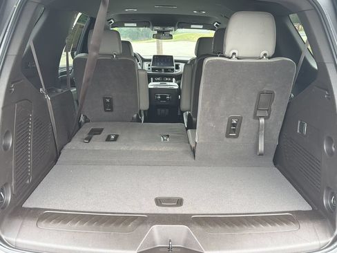 Used 2023 GMC Yukon SLT RWD image 18